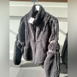 Free people pull over. Black NWT